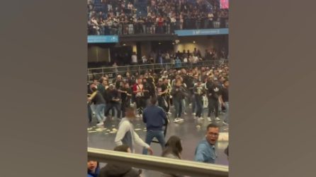 Caos alla Movistar Arena per una rissa tra due tifoserie di Bogotà: annullato un concerto