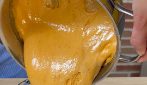 Ecco come fare l'HONEYCOMB BARK: la barretta fatta con MIELE e BICARBONATO!
