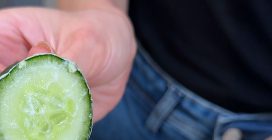 IL TRUCCO PER ELIMINARE L'AMARO DAL CETRIOLO: vediamo se funziona!