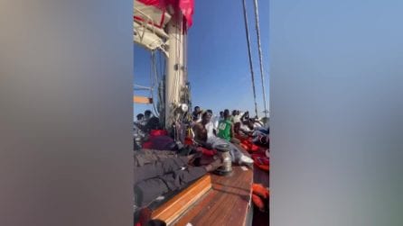 Migranti soccorsi da Open Arms verso Lampedusa: a bordo anche minori