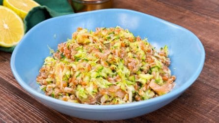 INSALATA DI FARRO E SALMONE