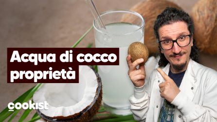 Acqua di cocco: superfood o solo moda tropicale? 🥥💧