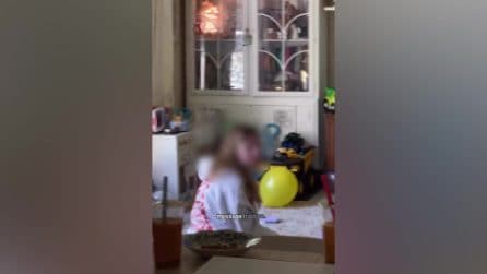 Tredicenne riceve messaggio di auguri dall'ex insegnante e si commuove