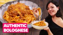 BOLOGNESE ragù: how to perfectly make this TRADITIONAL ITALIAN RECIPE