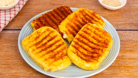 TOAST DI PATATE: filante con un ripieno di prosciutto e formaggio!