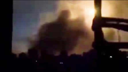 Assalto israeliano a Gaza City: bombardamenti con carri, aerei e droni