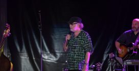 Francesco De Gregori canta Rimmel durante il concerto alla Reggia di Caserta