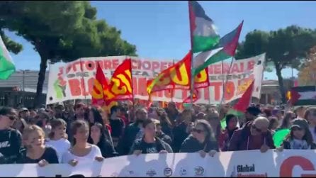 Sciopero per la Flotilla, a Roma il corteo sfila dalla stazione Termini