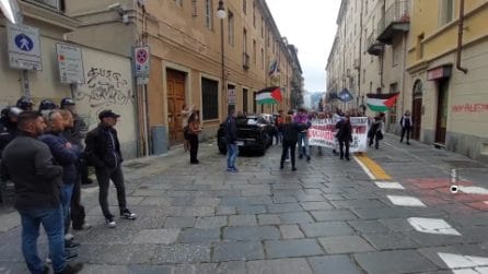 Torino, protesta dei collettivi universitari: “Per la Flotilla, per la Palestina blocchiamo tutto”