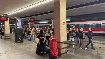 Manifestazione per Gaza e la Flotilla a Firenze, bloccata la stazione dei treni: "Israele fascista"