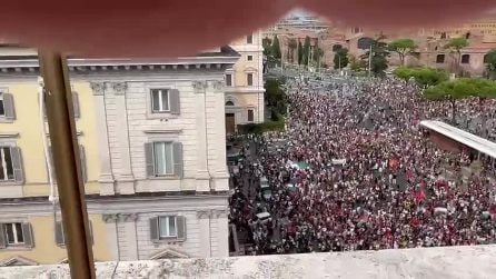 Manifestazione per Gaza, piazza dei Cinquecento strapiena per lo sciopero generale