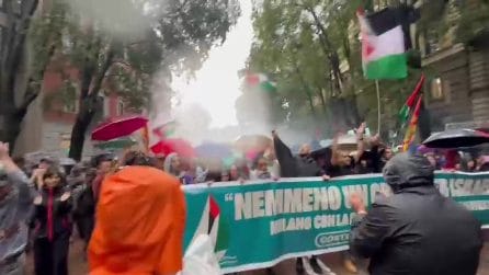 Manifestazione a Milano per Gaza, in migliaia in corteo: "Lì scendono razzi, non acqua"