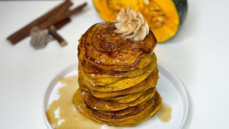PUMPKIN PANCAKES: extra FLUFFY and TASTY!