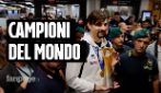 Volley, gli azzurri campioni del mondo tornano in Italia. Giannelli: "Scritta la storia dello sport"