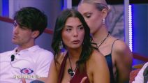 Grande Fratello, scontro tra Grazia Kendi e Simone De Bianchi