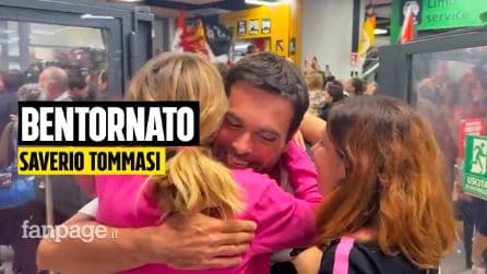 Saverio Tommasi torna in Italia dopo il carcere in Israele: "Botte nella schiena e nella testa"