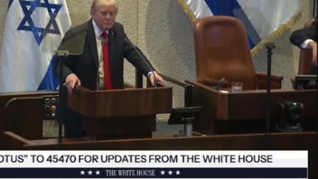 "Riconosci la Palestina": deputati espulsi dalla Knesset durante il discorso di Trump