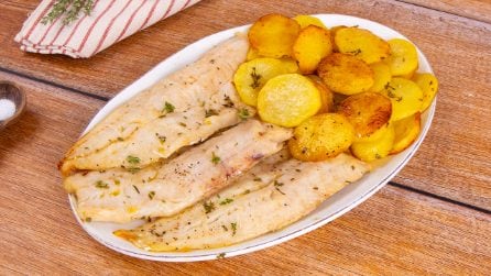 NASELLO AL FORNO CON PATATE: un secondo di mare da leccarsi i baffi!