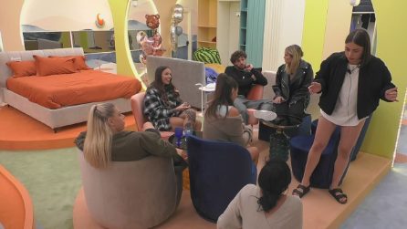Grande Fratello, Benedetta Stocchi e Francesca Carrara: discussione in camera da letto