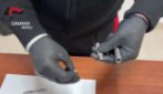 Sembrano penne ma sono pistole: le armi in casa di un 27enne insieme a droga e munizioni