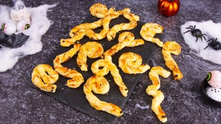 SERPENTI DI PASTA SFOGLIA: gli stuzzichini perfetti per Halloween!