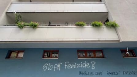 Riaperte indagini a Vienna sulla morte di Aurora Maniscalco: la scritta "Stop Femizide" sul palazzo
