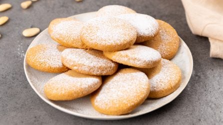 Polvorones: crumbly and fragrant biscuits!