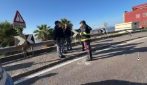 Suv contro una volante a Torre del Greco, muore un poliziotto. Pirata in fuga