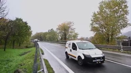 Frontale tra unìautobotte dei vigili del fuoco e un’auto nel Bergamasco: morto un 34enne, 5 feriti