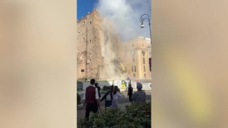Crolla la Torre dei Conti a Roma: ci sono feriti, grave un operaio