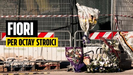 Il giorno dopo il crollo alla Torre dei Conti, un mazzo di fiori e silenzio: "È stata una tragedia"