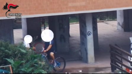 Vedette, rette e pusher: come funzionava il punto vendita della droga aperto h24 a Ostia