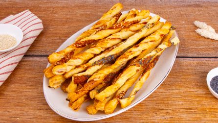GRISSINI DI PASTA SFOGLIA: gli stuzzichini sfiziosi da fare in pochi minuti!