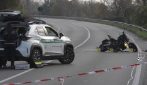 Suv va inversione e si scontra con una moto nel Lodigiano: morto un motociclista