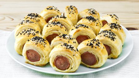 RUSTICI CON WÜRSTEL: puoi fare in casa questi fantastici stuzzichini da servire nelle feste!