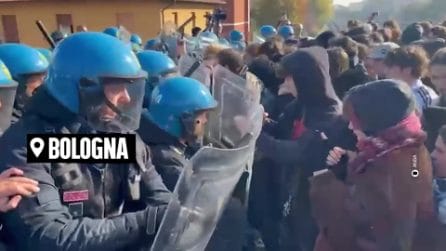 "No Meloni Day": manifestazioni studentesche in tutta Italia, momenti di tensione a Torino e Bologna