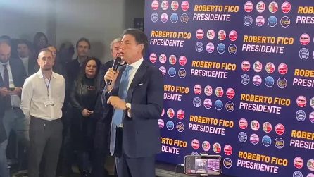 Giuseppe Conte: "In Campania non vince chi saltella e lotta nel fango"