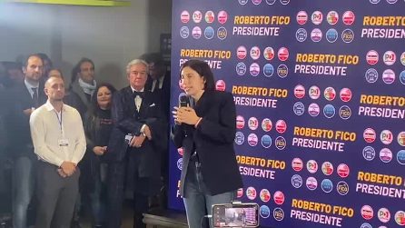 Elly Schlein a Napoli per Roberto Fico: "Uniti si vince". E cita Pino Daniele