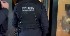 Locali commerciali Ater occupati con allacci abusivi: tra gli abitanti 24 minorenni