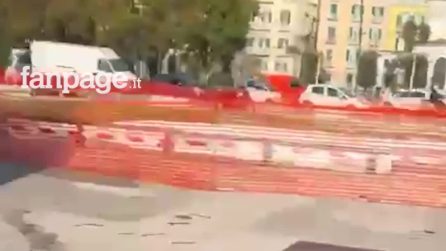 Disastro Lungomare dopo il Gran Premio di Napoli: alberi distrutti, cumuli di rifiuti e paglia ovunque