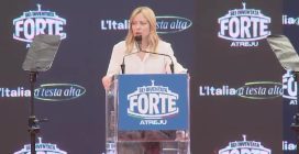 Meloni ad Atreju parla di educazione: "I figli non sono dello Stato, sono dei genitori"