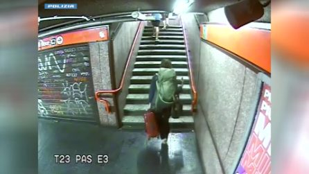 Arrestata banda di cinque ragazzi per violenze e rapine in metro a Milano: il video degli scippi