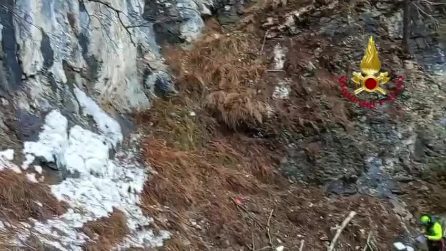 Il video delle operazioni di soccorso dell'elicottero precipitato in Valtellina: 3 feriti, 1 morto
