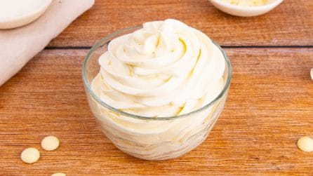 WHITE CHOCOLATE GANACHE: excellent enjoyed by the spoonful or as a garnish on your desserts!