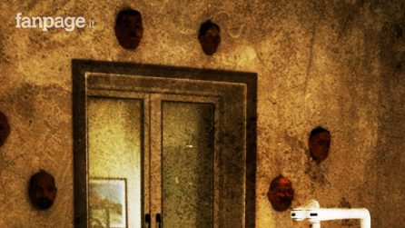 Le foto inedite della villa di Epstein: poltrona da dentista, maschere e lavagna con nomi di donne