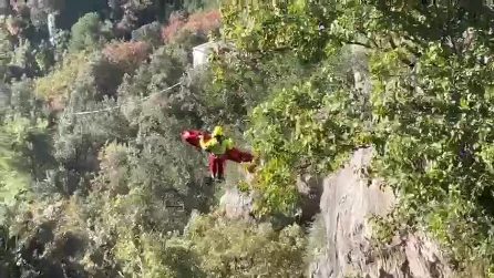 Operaio edile 44enne precipita in un burrone e resta ferito: incidente in Costiera Amalfitana