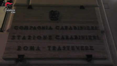 Sequestri e torture con spranghe e acqua bollente per debiti di droga: arrestati anche minorenni