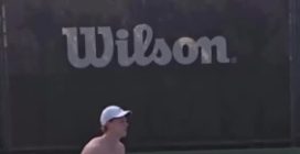 Sinner sgobba a Dubai: si prepara già per il 2026