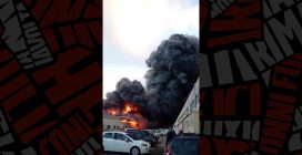 Bari, scoppia incendio alla Terminal Puglia: fiamme alte 10 metri, sul posto i vigili del fuoco