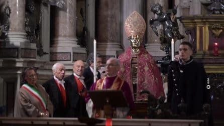 San Gennaro, il miracolo laico si è compiuto: il sangue sciolto alle 9.13